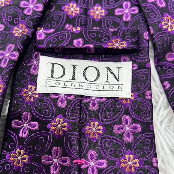 DION Collection Deep Purple Geometric Pattern tie - Picture 4 of 11